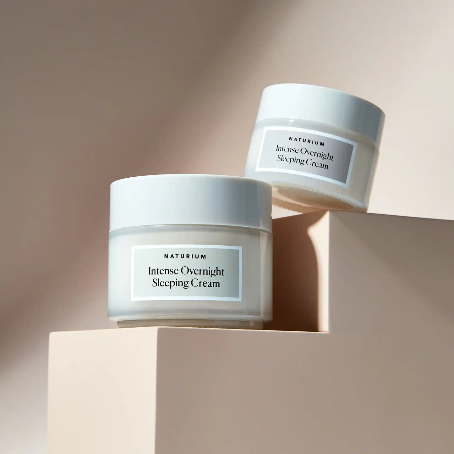 intense-overnight-sleeping-cream-jumbo-v2 11_18_2021_Naturium0552-crop.webp