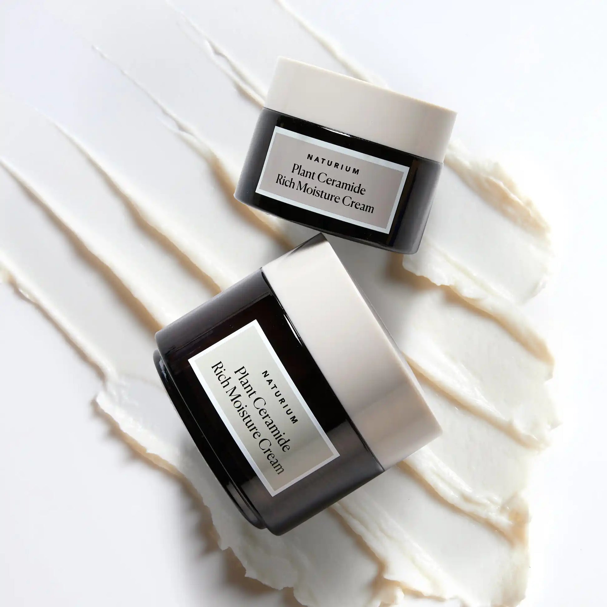 plant-ceramide-rich-moisture-cream-jumbo-s7 11_18_2021_Naturium0575-crop.webp